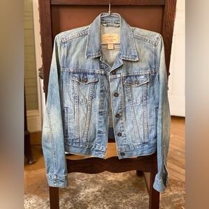 Vintage Levi’s petite denim jacket